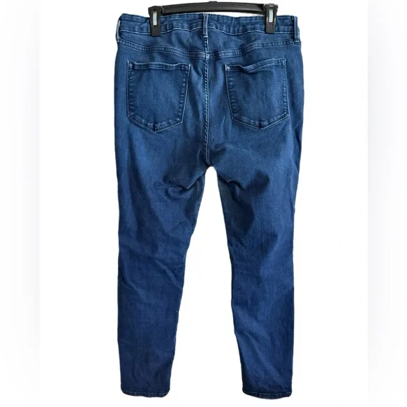 Old Navy Rockstar Built-in Sculpt Skinny Jeans in Dark Blue Wash Size 14 - Picture 3 of 10